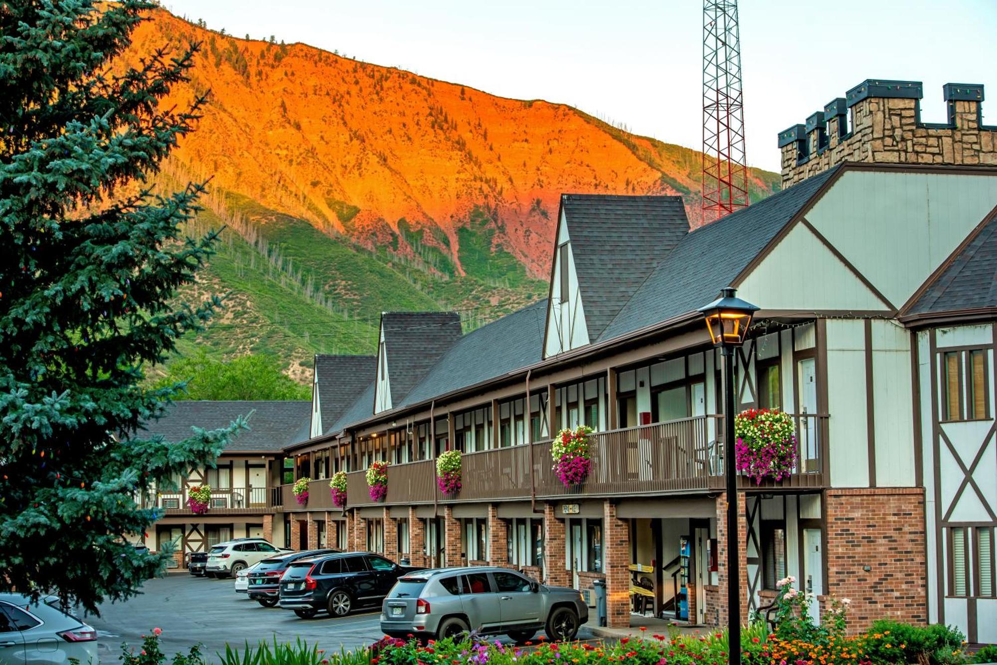 Silver Spruce Inn Glenwood Springs Exterior photo