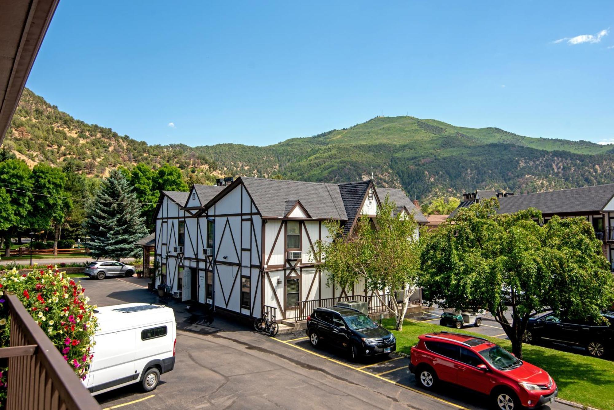 Silver Spruce Inn Glenwood Springs Exterior photo