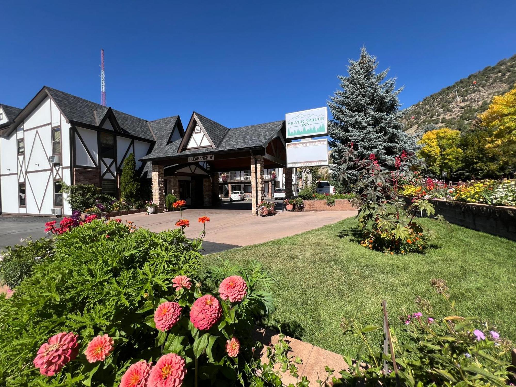 Silver Spruce Inn Glenwood Springs Exterior photo