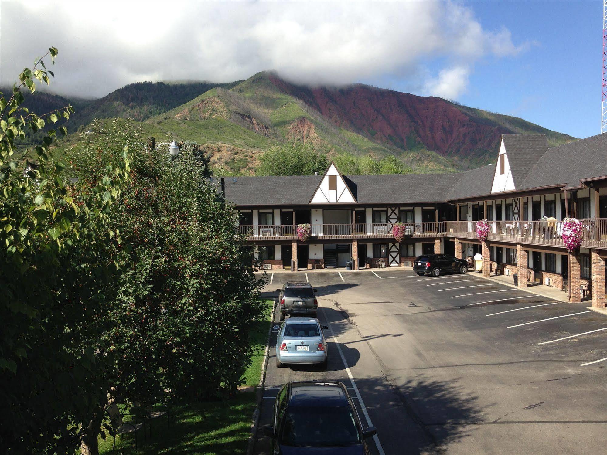 Silver Spruce Inn Glenwood Springs Exterior photo