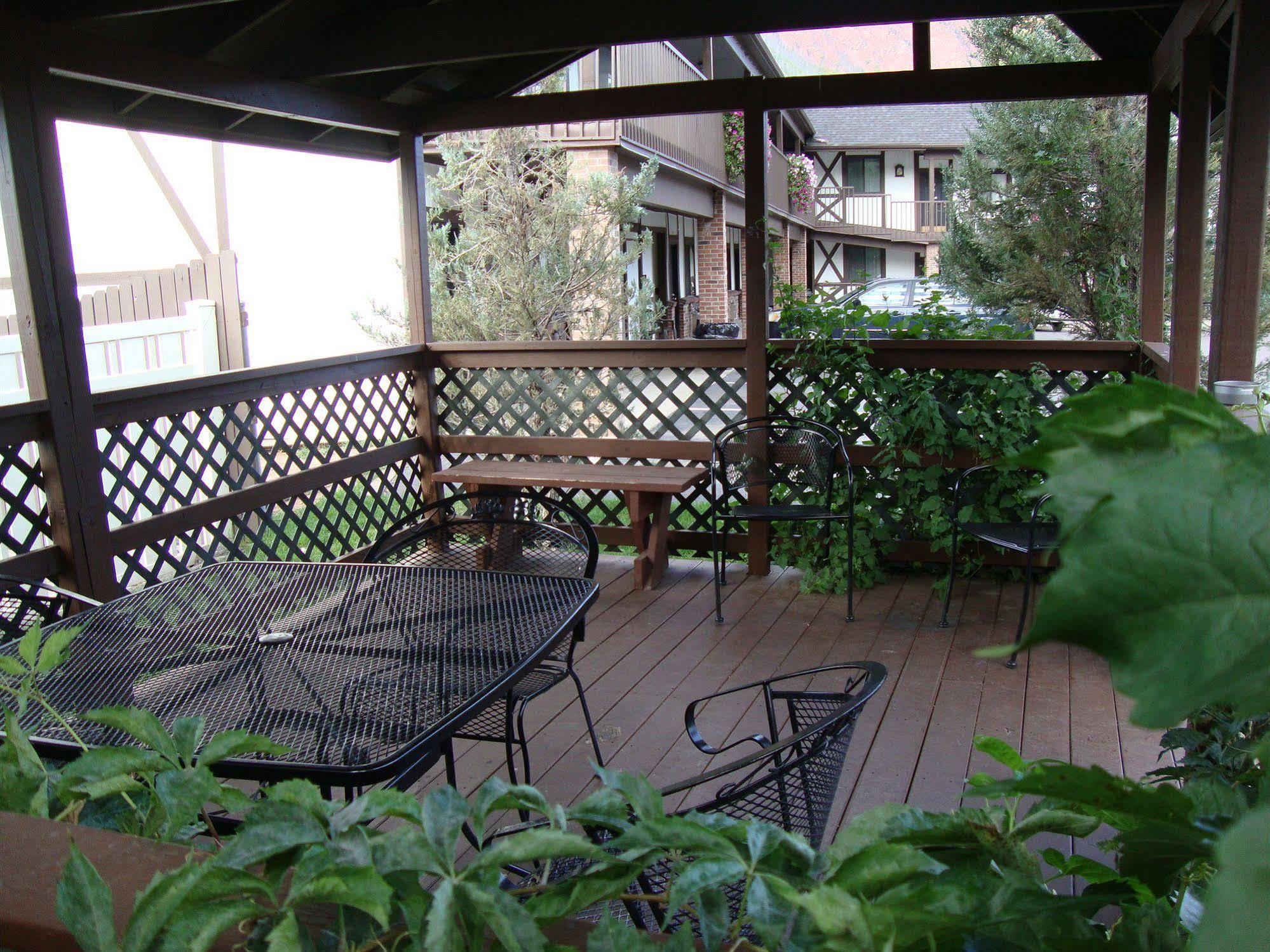 Silver Spruce Inn Glenwood Springs Exterior photo